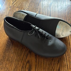 Like new tap shoes women 10.5 Theatricals brand